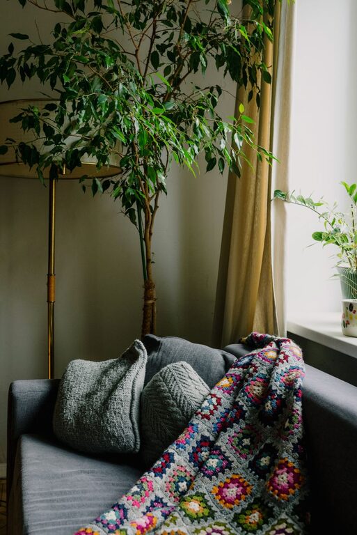 Tips for Creating a Cozy and Inviting Living Room Space at Home