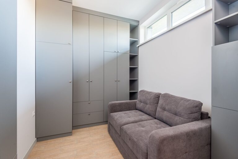 Smart Tips for Organizing Your Small Living Space Efficiently